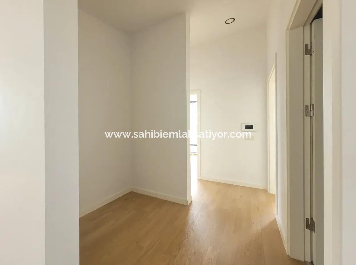 İncek Loft Satılık  5,5+1 Dubleks Peysaj Manzaralı 5.Kat Kiracısız Daire
