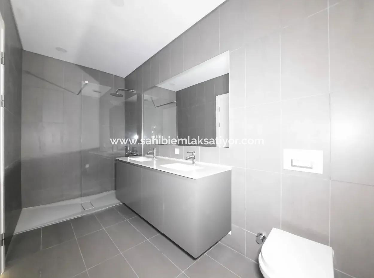 İncek Loft Satılık  4+1  Göl Manzaralı Kiracısız 20.Kat Daire