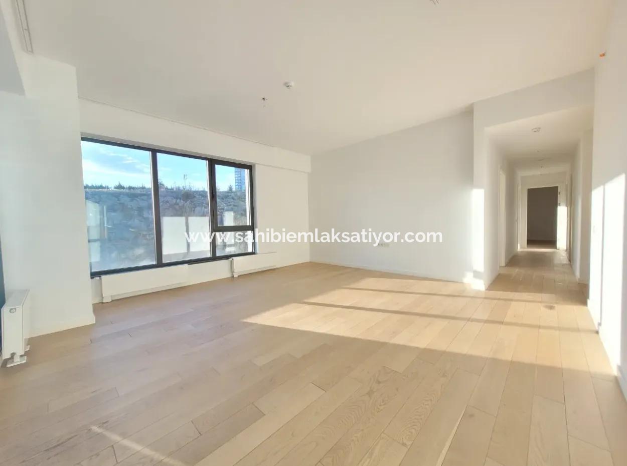 İncek Loft Satılık Teraslı  3+1 Şehir Manzaralı 4.Kat Daire