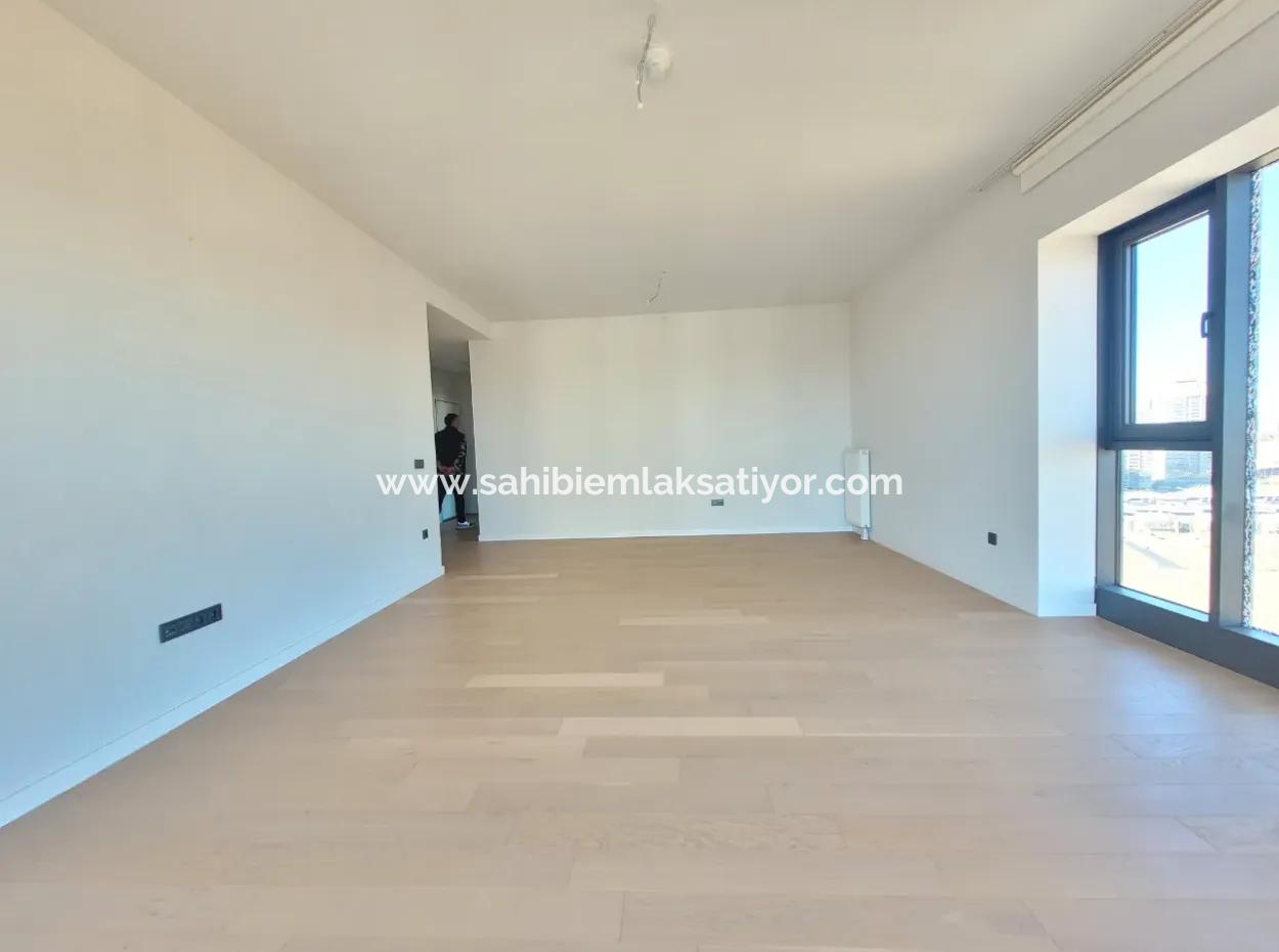 Kiracısız Krediye Uygun Beytepe İncek Bulvar Loft Satılık 3+1 110 M² 19.Kat Bulvar Ve Göl Manzaralı
