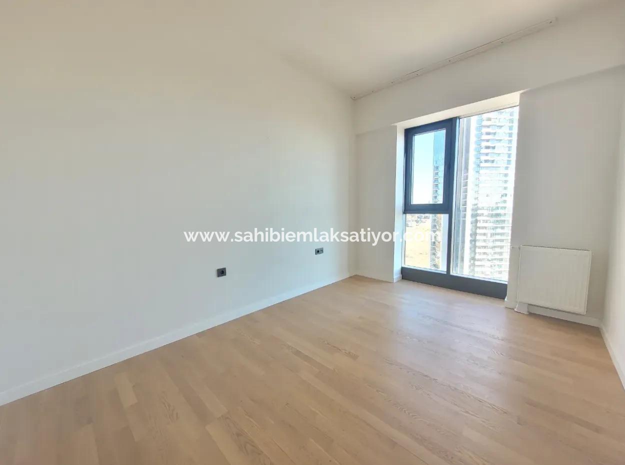 Kiracısız Krediye Uygun Beytepe İncek Bulvar Loft Satılık 3+1 110 M² 19.Kat Bulvar Ve Göl Manzaralı