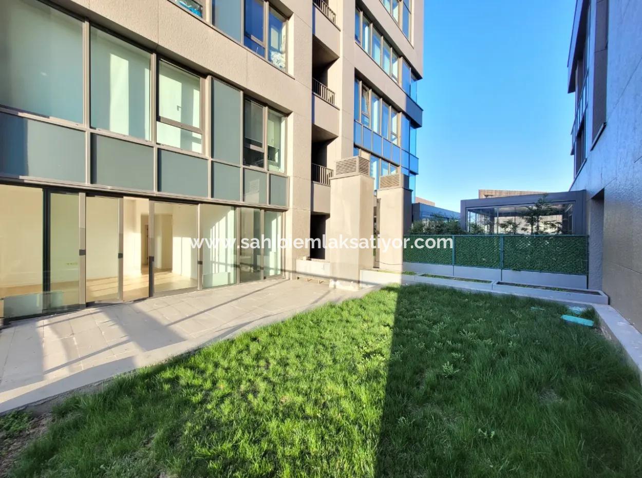 Kiracısız İncek Loft Satılık Teraslı  3+1 Şehir Manzaralı 4.Kat Daire