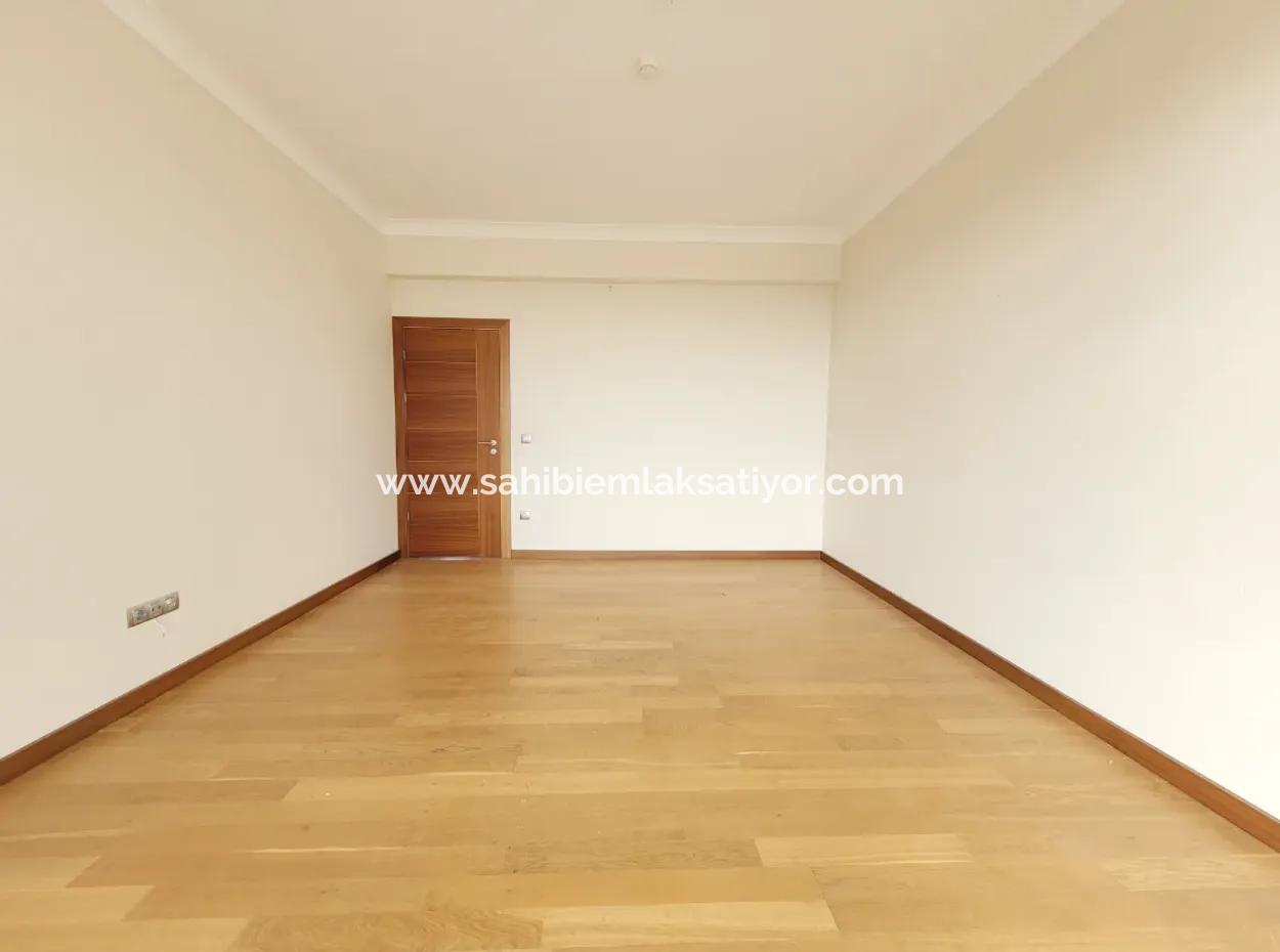 Boş İncek Nata'da Satılık 4+1 207 M²  Göl Manzaralı Daire