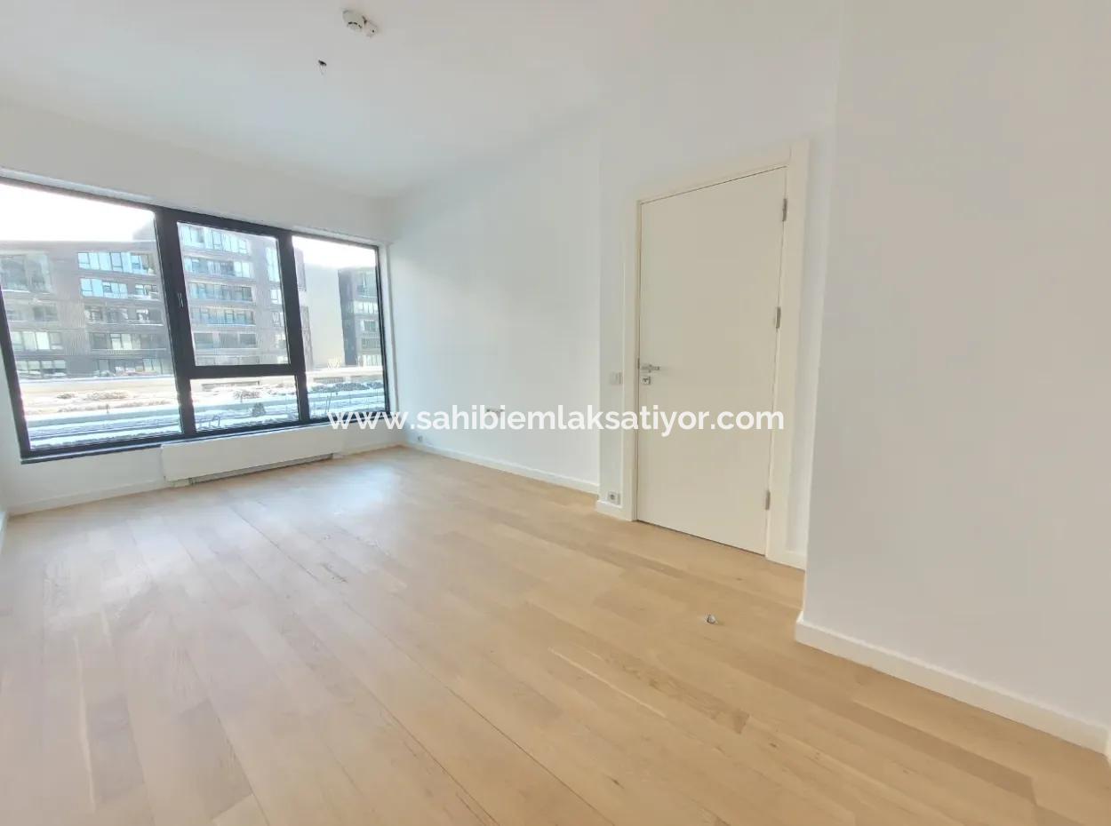 Boş Krediye Uygun İncek Loft Satılık 3+1 Bahçe Dubleksi Şehir Manzaralı Daire