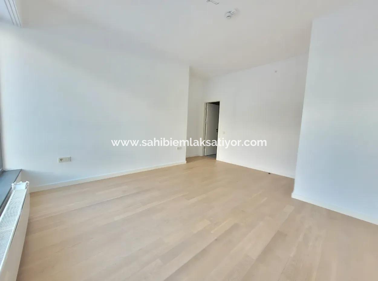 Boş Krediye Uygun İncek Loft Satılık 3+1 Bahçe Dubleksi Şehir Manzaralı Daire