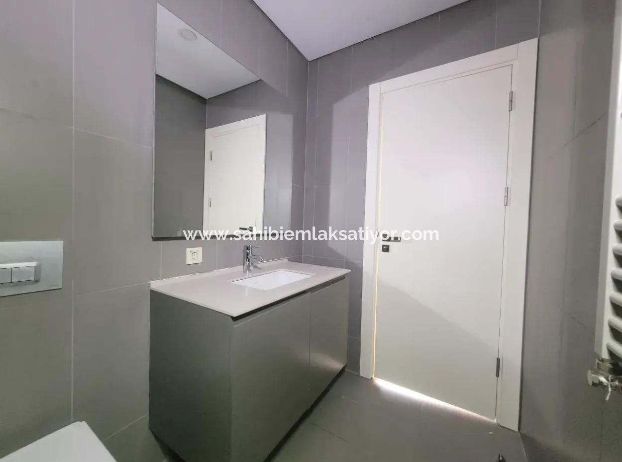 Boş İncek Loft Satılık 3+1 Bahçe Dubleksi Şehir Manzaralı Daire