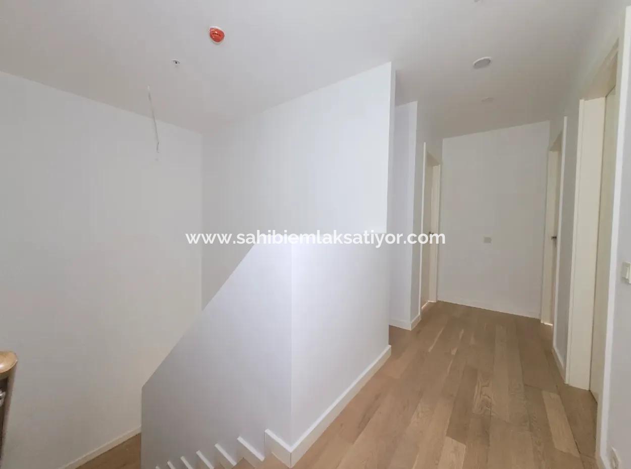 Boş Krediye Uygun İncek Loft Satılık 3+1 Bahçe Dubleksi Şehir Manzaralı Daire