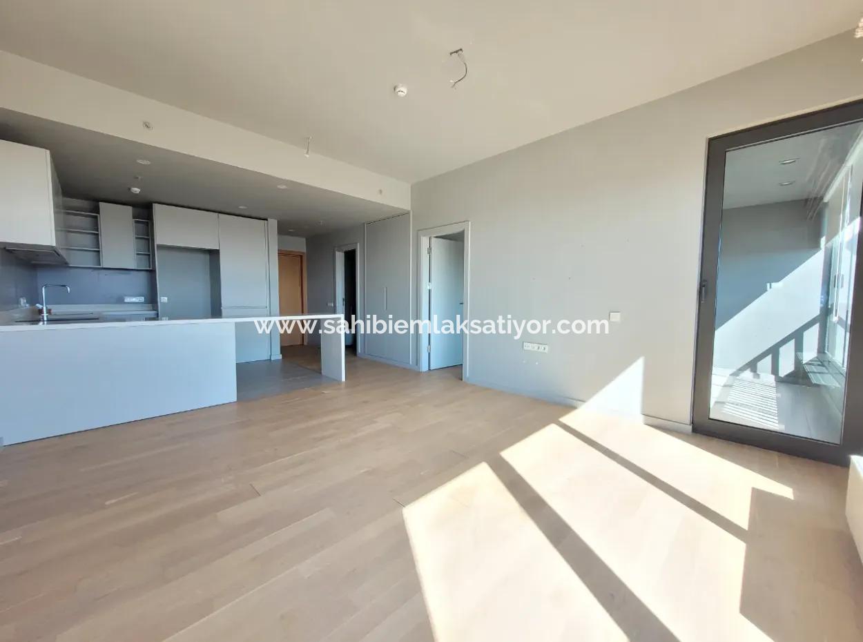 Boş İncek Loft Kiralık  1+1 Göl Manzaralı 3.Kat Daire