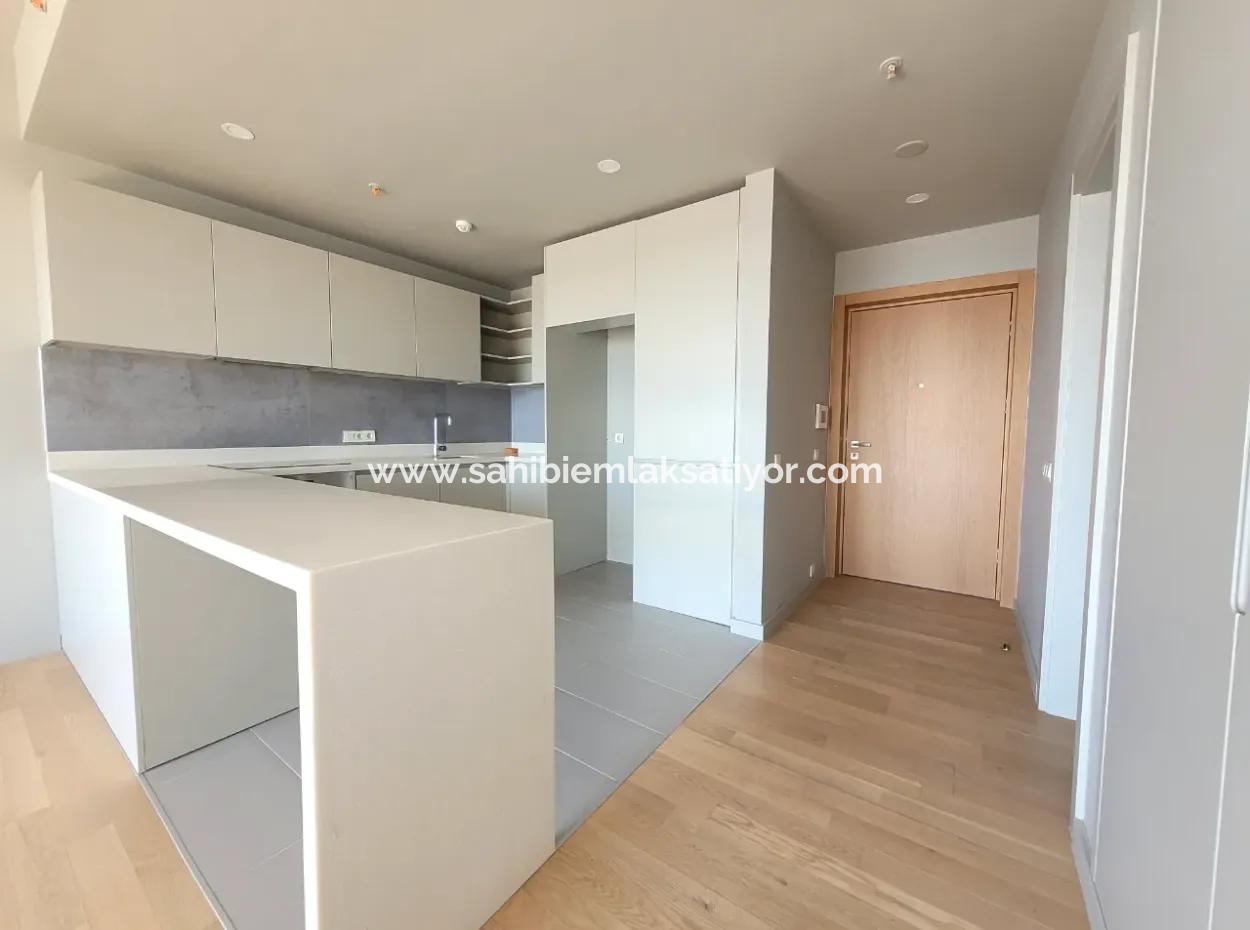 Boş İncek Loft Kiralık  1+1 Göl Manzaralı 3.Kat Daire