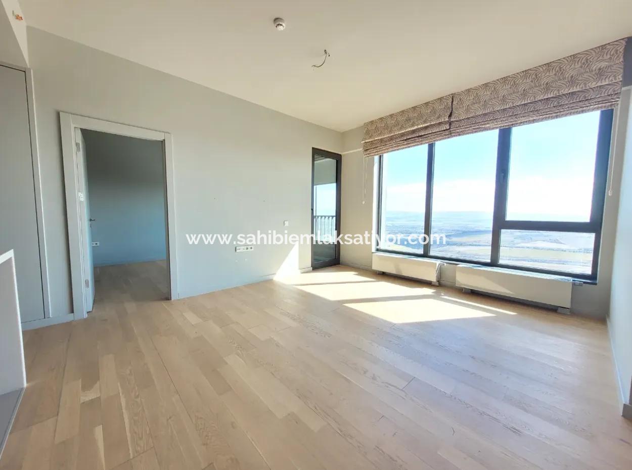 Boş İncek Loft Kiralık  1+1 Göl Manzaralı 3.Kat Daire