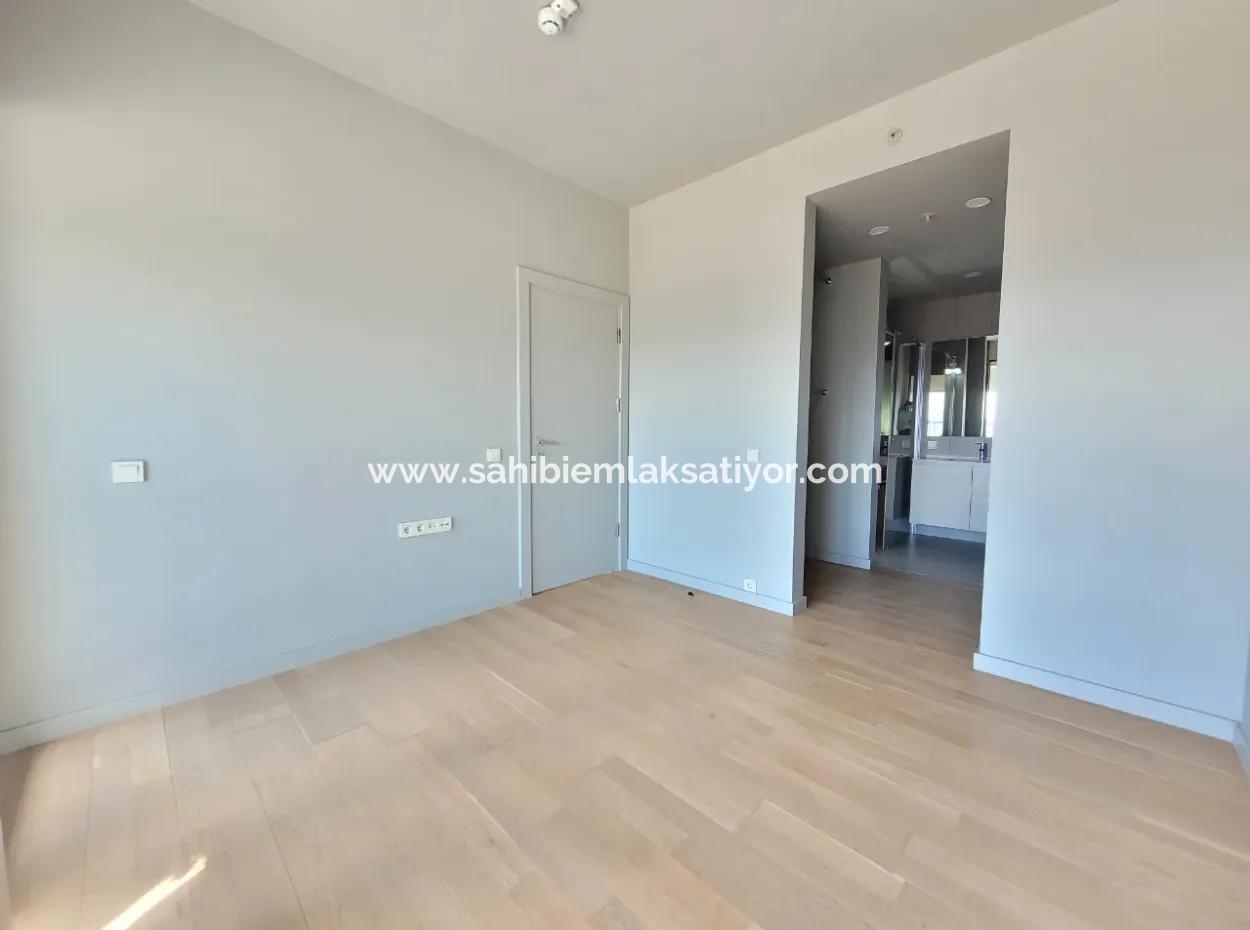 Boş İncek Loft Kiralık  1+1 Göl Manzaralı 3.Kat Daire