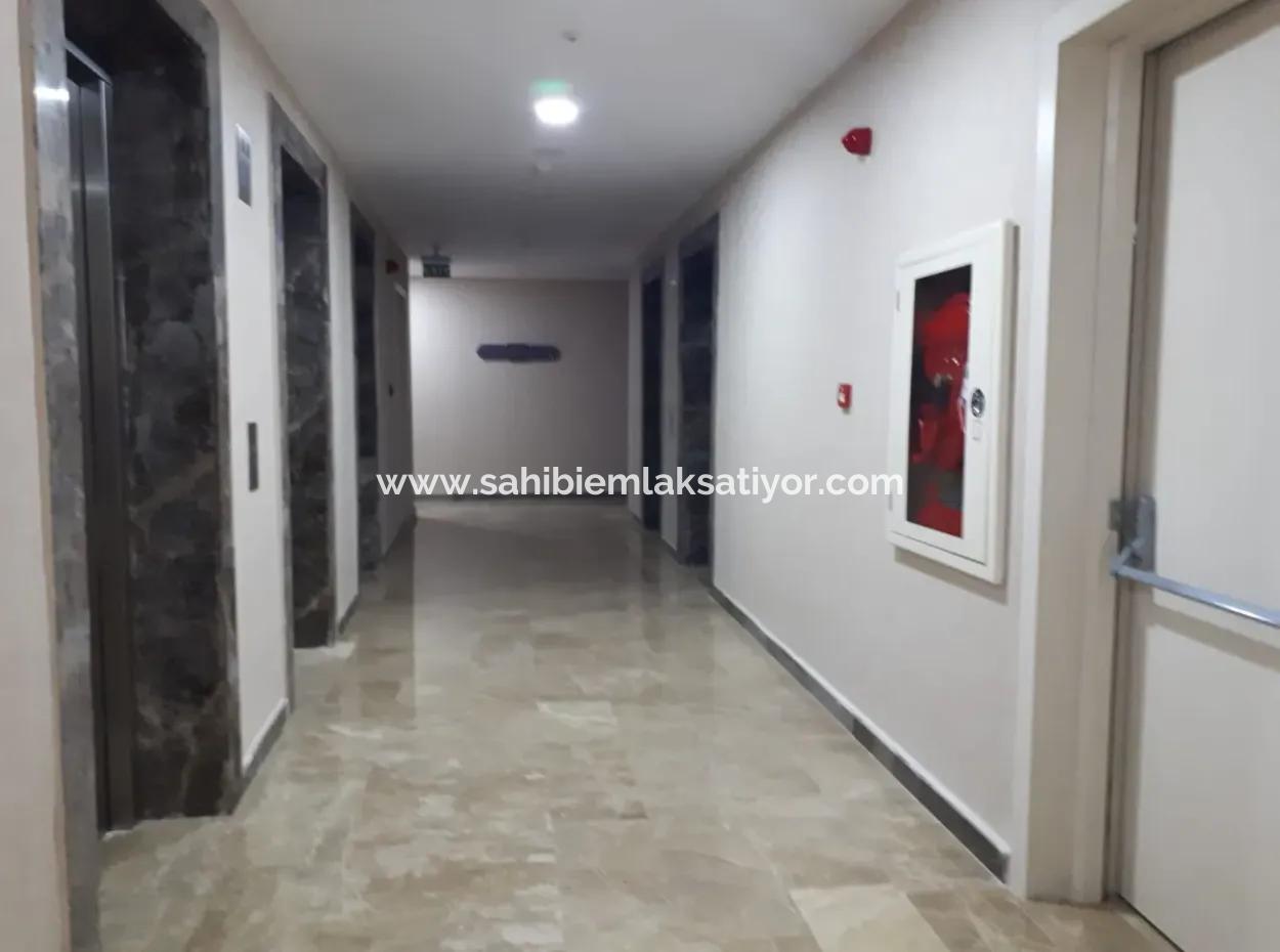 Boş Lüks Eşyalı  İncek Prestij Kiralık  1+1 62 M² 18.Kat Daire