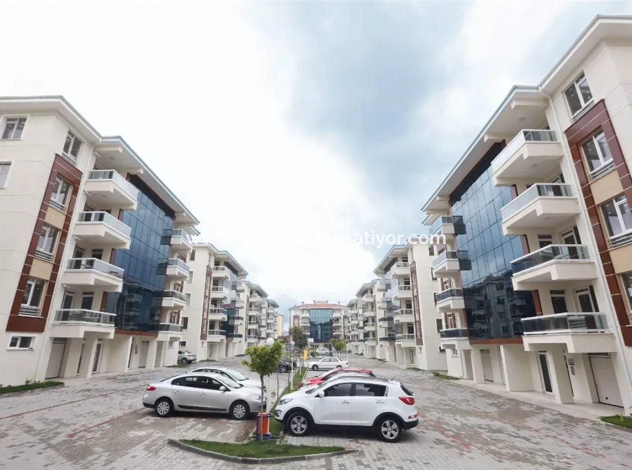 Kiracısız Kök Tapu Eskişehir Tepebaşı Batıkent Demirel Vizyon  Sitesi Satılık 2.Kat 3+1 Daire