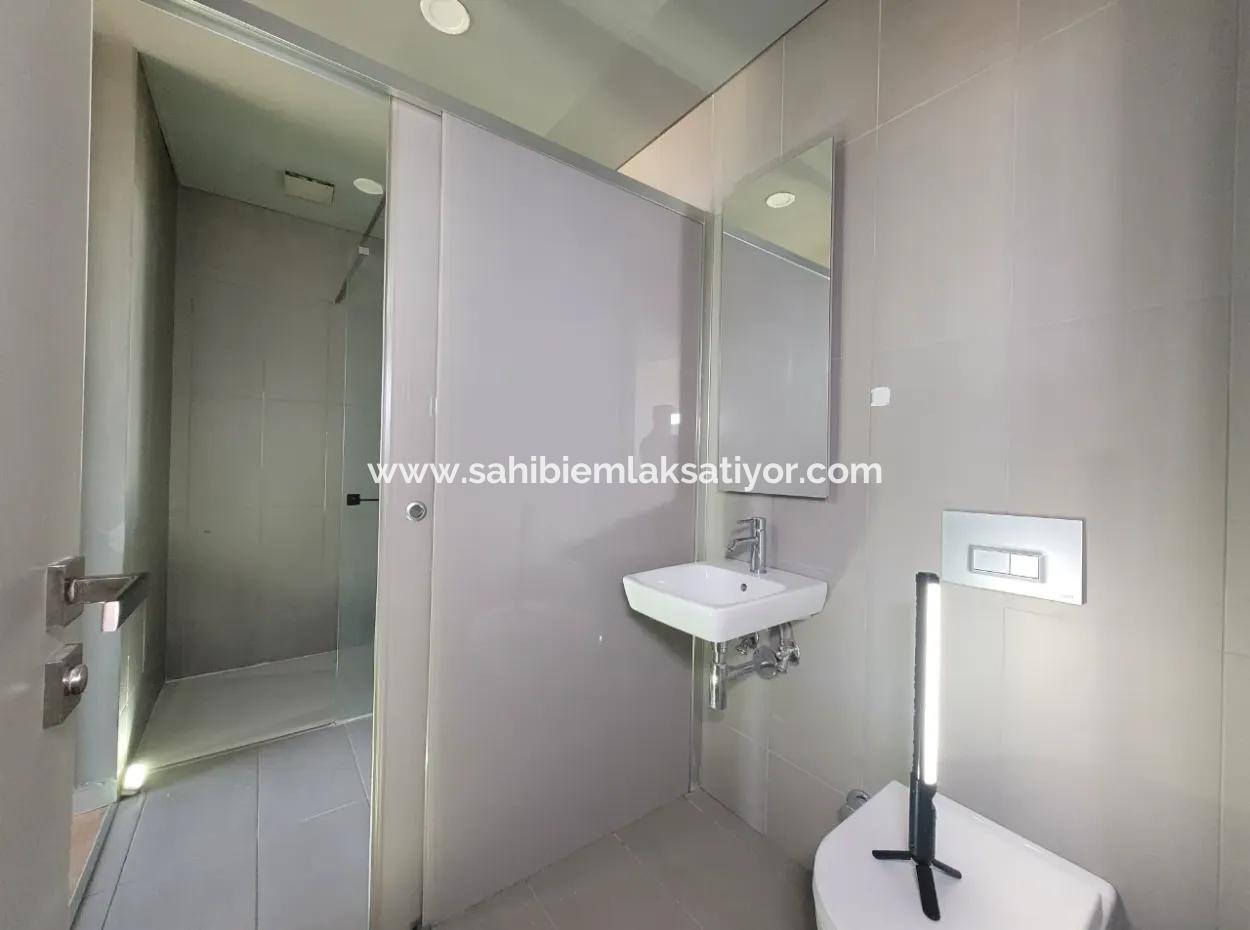 Boş İncek Loft  Satılık 1+1 Göl Manzaralı 2.Kat Daire