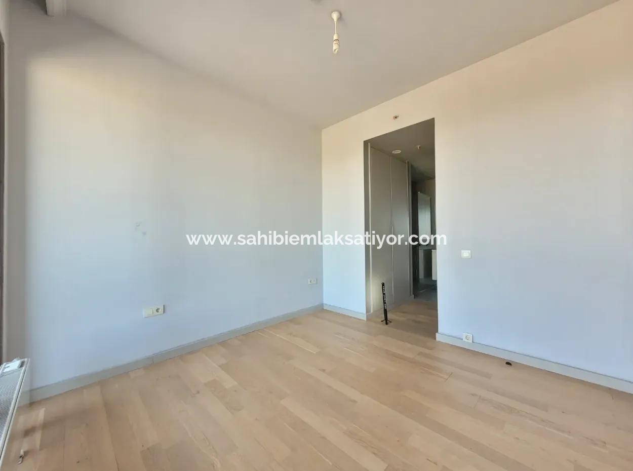 Boş İncek Loft  Satılık 1+1 Göl Manzaralı 2.Kat Daire
