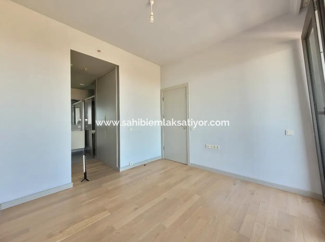 Boş İncek Loft  Satılık 1+1 Göl Manzaralı 2.Kat Daire
