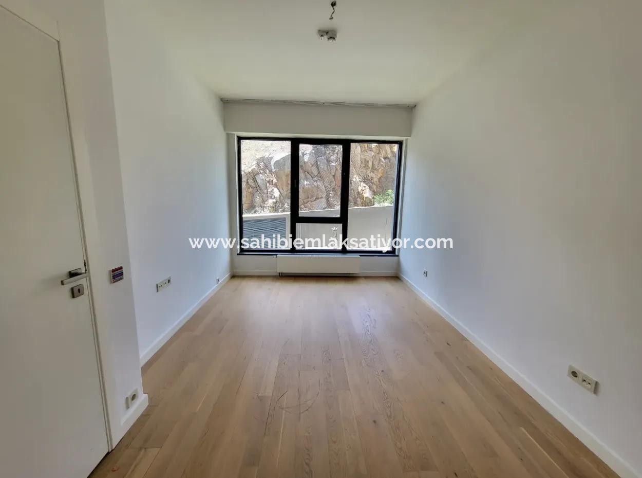 Boş Faturalı İncek Loft Satılık  2+1 Bahçe Dubleks Şehir Manzaralı Daire