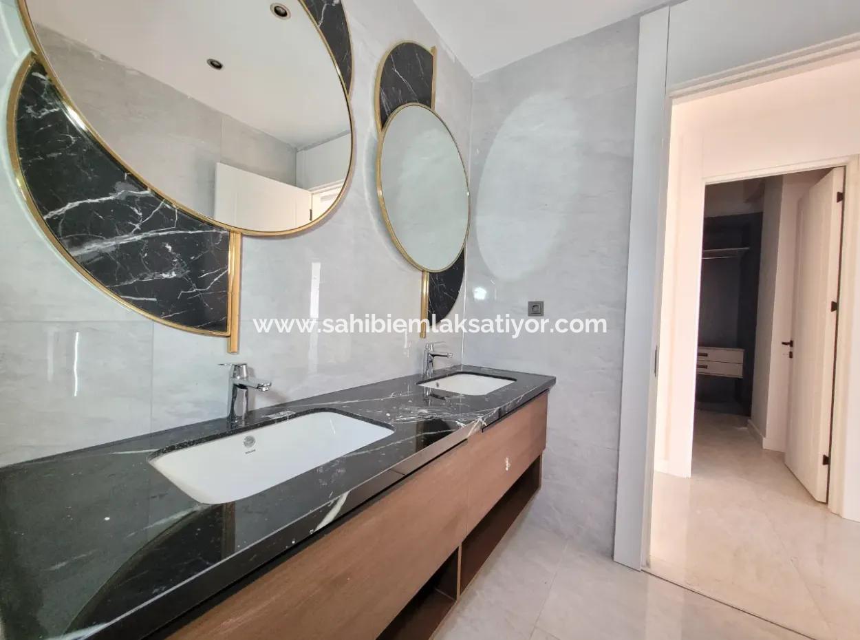 Ankara Çayyolu Alacaatlı Mh. Satılık Viole Sitesi As Royal Prestij Yatay Mimarı Bahçe Katı  4+1 Daire