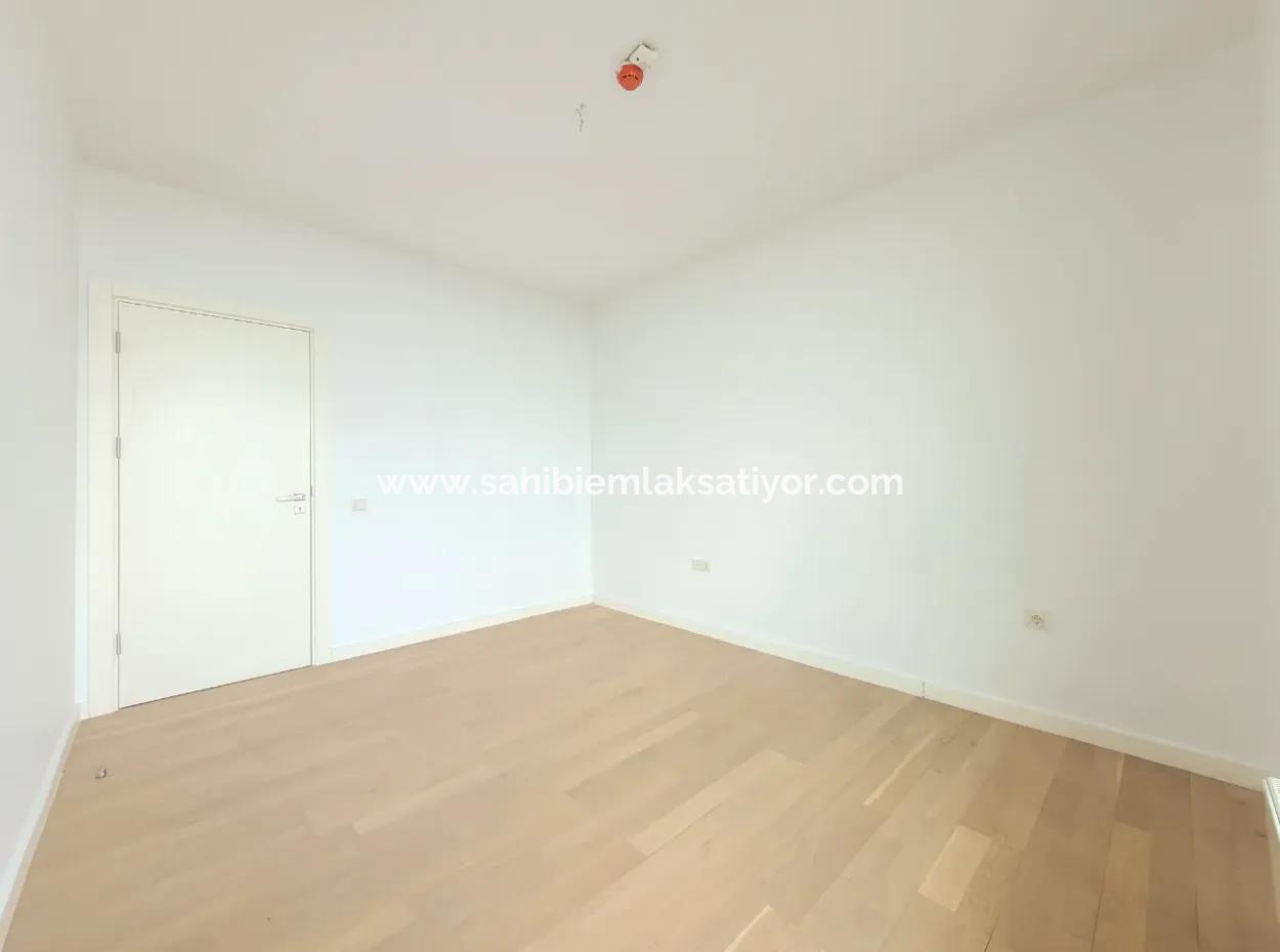 Boş İncek Loft Satılık  Teraslı 4+1  Mogan Manzaralı 146 M² 1.Kat Daire