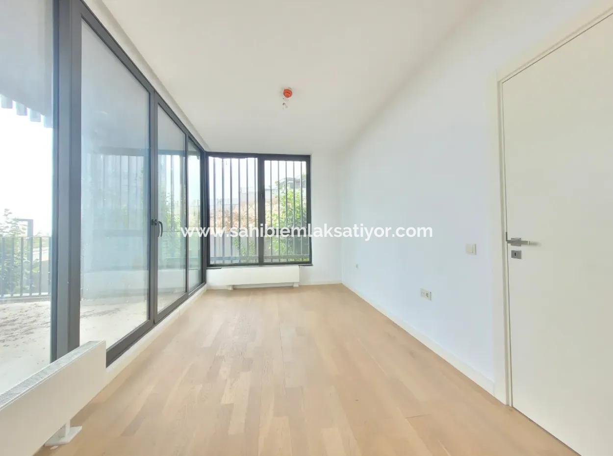 Boş İncek Loft Satılık  Teraslı 4+1  Mogan Manzaralı 146 M² 1.Kat Daire