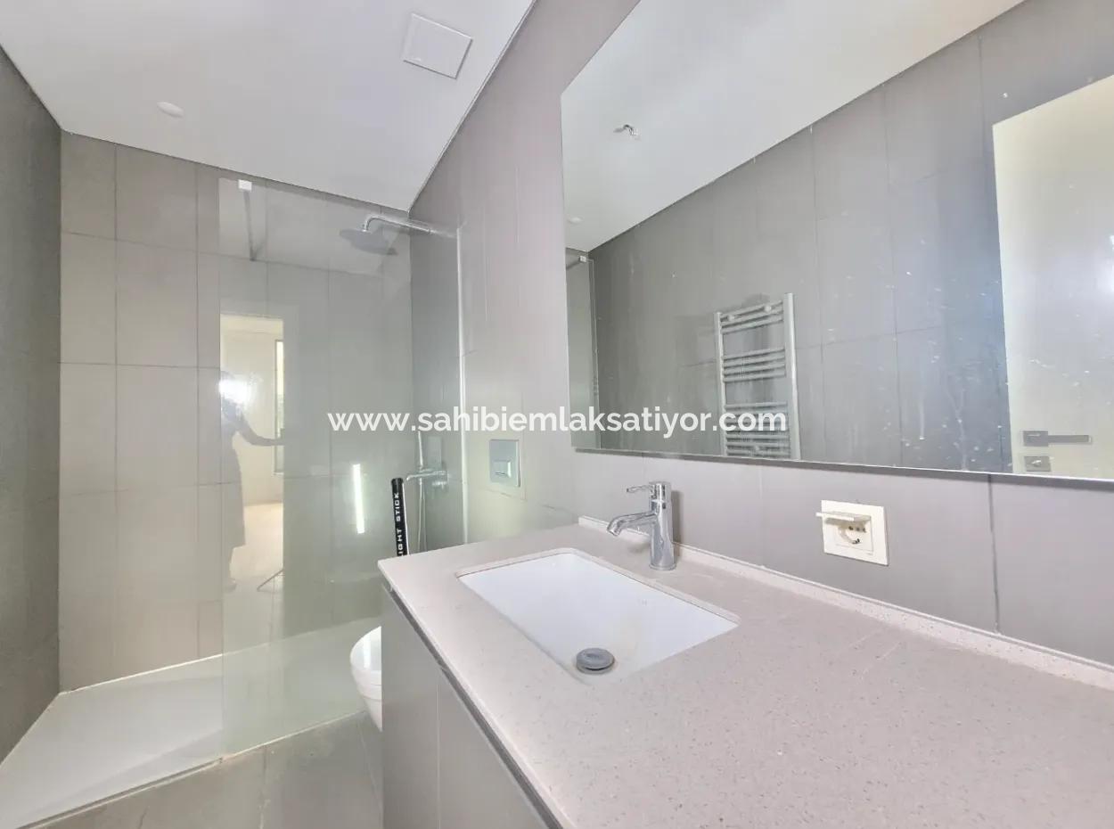 Boş İncek Loft Satılık  Teraslı 4+1  Mogan Manzaralı 146 M² 1.Kat Daire