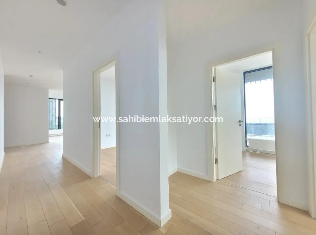 Boş İncek Loft Satılık  Teraslı 4+1  Mogan Manzaralı 146 M² 1.Kat Daire