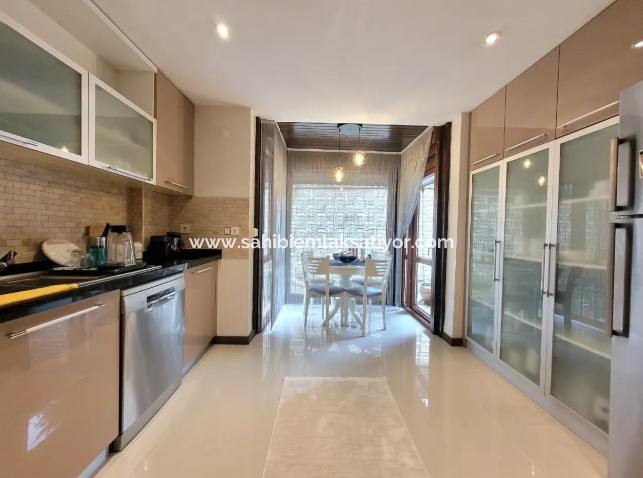 Vatandaşlığa Uygun Bursa Nilüfer Konak Mah. 340 M ² Panoramik Manzaralı Tam Müstakil Dubleks Satılık Villa