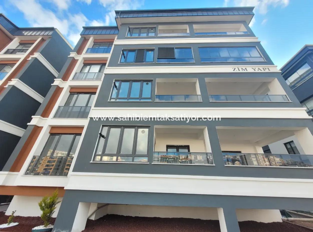 Vatandaşlığa Uygun Ankara Gölbaşı Bahçelievler Mah. 200 M ² Park Manzaralı Arakat Lüks Satılık Daire