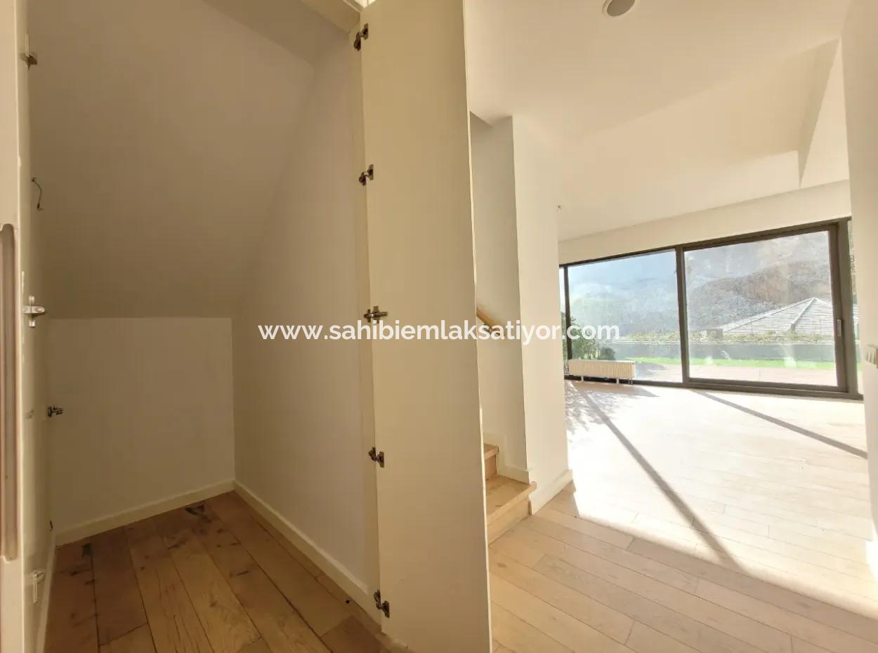 Kiracısız İncek Loft Satılık  2+1 Bahçe Dubleks Şehir Manzaralı Daire
