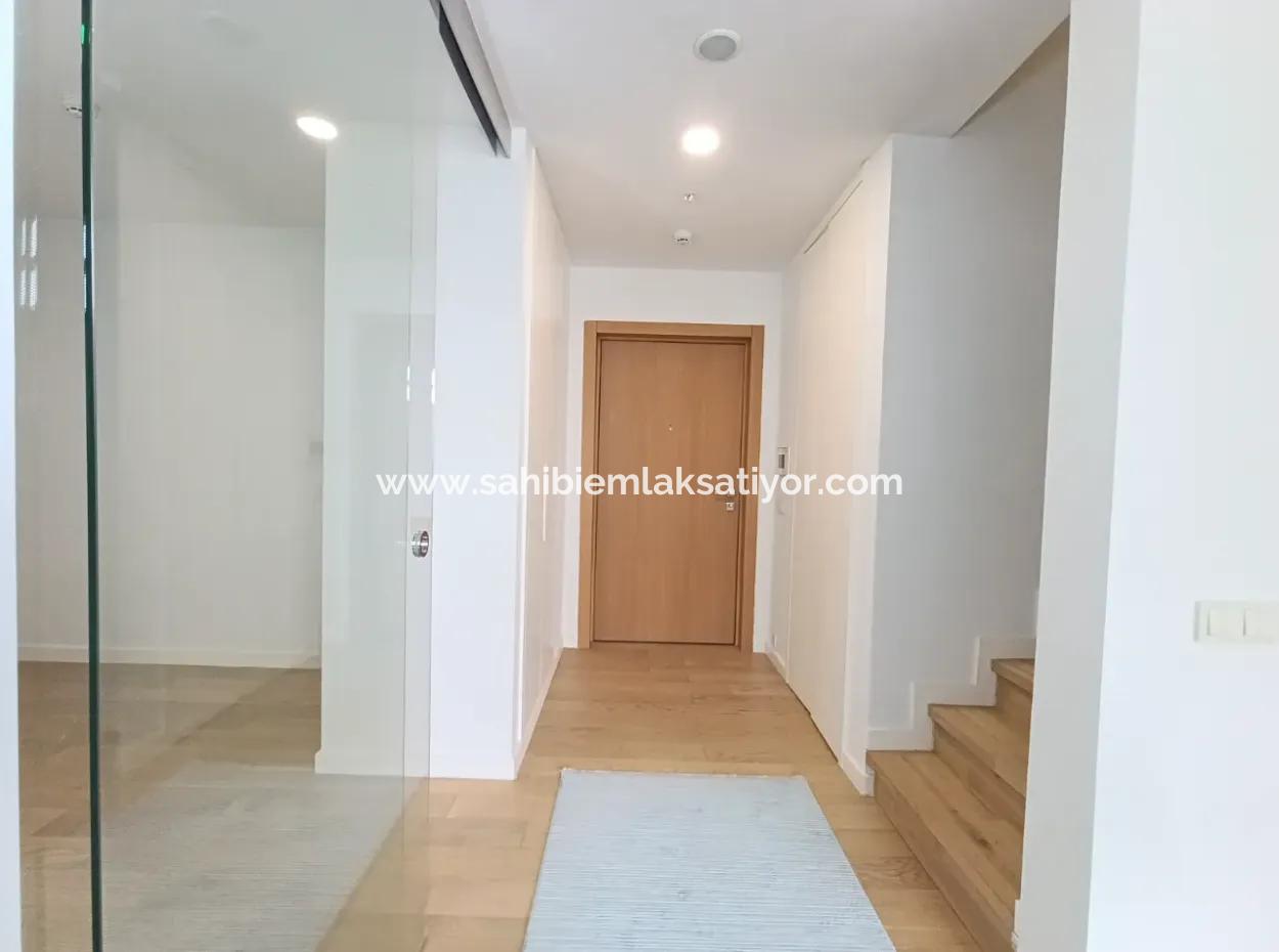 Boş Krediye Uygun Göl Manzaralı İncek Loft Satılık  3+1 Dubleks Peyzaj Manzaralı 2.Kat Daire