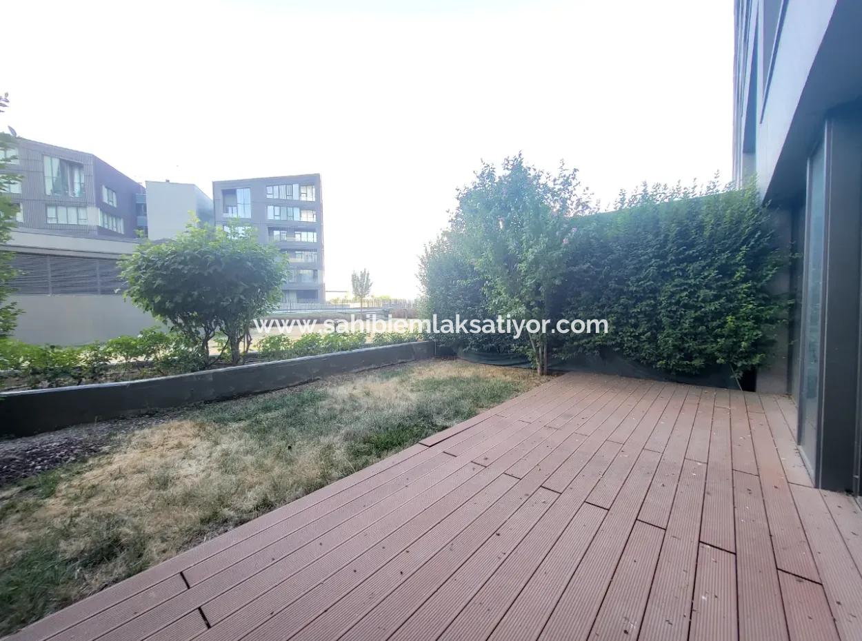 Krediye Uygun Boş İncek Loft Satılık 2,5+1 Peyzaj Manzaralı Bahçe Katı Daire 2 Bahçeli