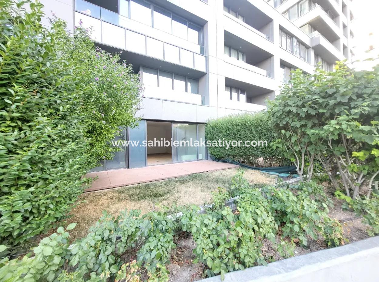 Krediye Uygun Boş İncek Loft Satılık 2,5+1 Peyzaj Manzaralı Bahçe Katı Daire 2 Bahçeli