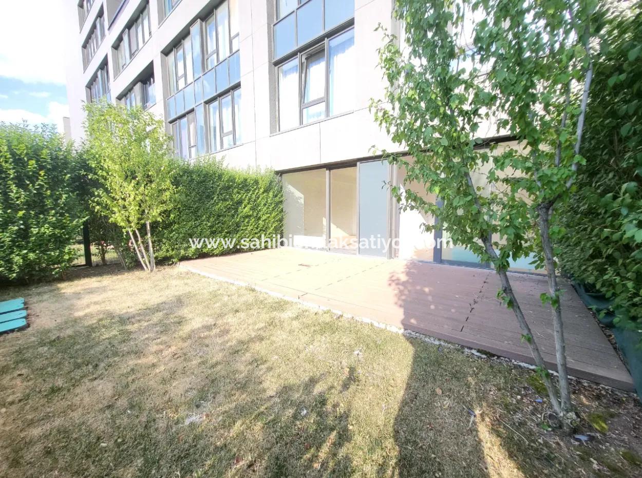 Krediye Uygun Boş İncek Loft Satılık 2,5+1 Peyzaj Manzaralı Bahçe Katı Daire 2 Bahçeli