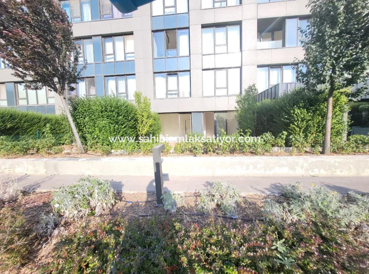 Krediye Uygun Boş İncek Loft Satılık 2,5+1 Peyzaj Manzaralı Bahçe Katı Daire 2 Bahçeli