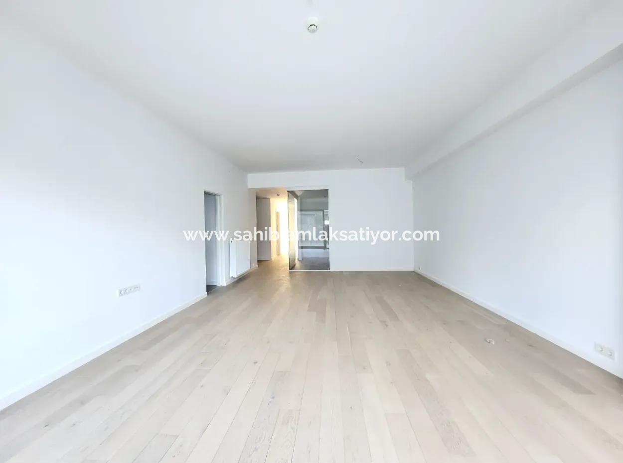 Krediye Uygun Boş İncek Loft Satılık 2,5+1 Peyzaj Manzaralı Bahçe Katı Daire 2 Bahçeli