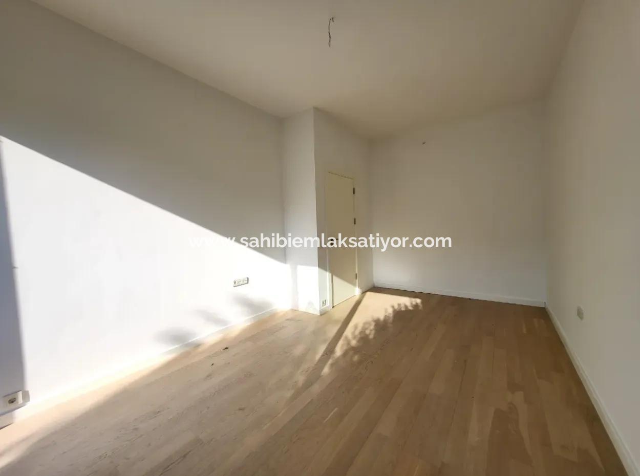 Krediye Uygun Boş İncek Loft Satılık 2,5+1 Peyzaj Manzaralı Bahçe Katı Daire 2 Bahçeli