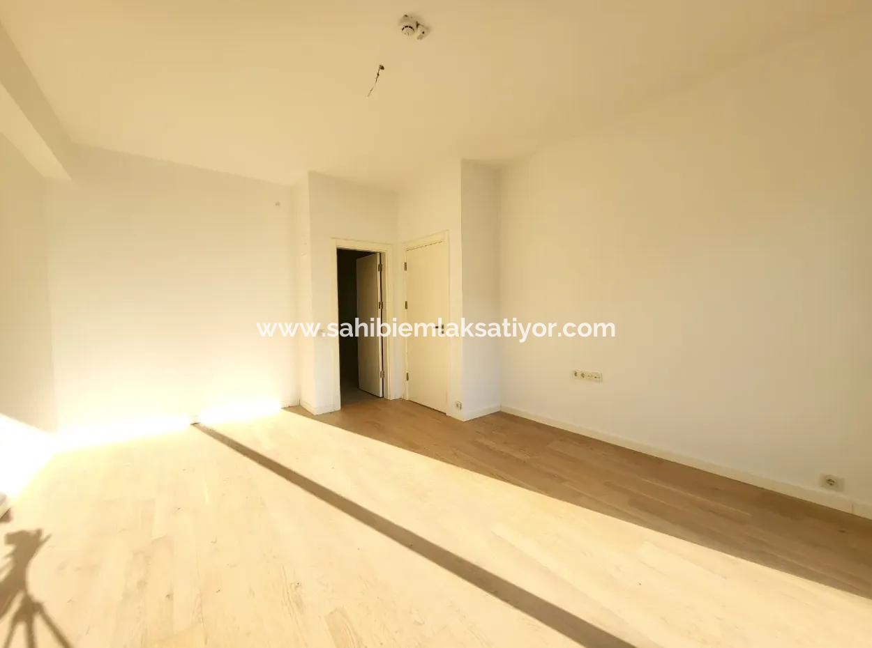 Krediye Uygun Boş İncek Loft Satılık 2,5+1 Peyzaj Manzaralı Bahçe Katı Daire 2 Bahçeli