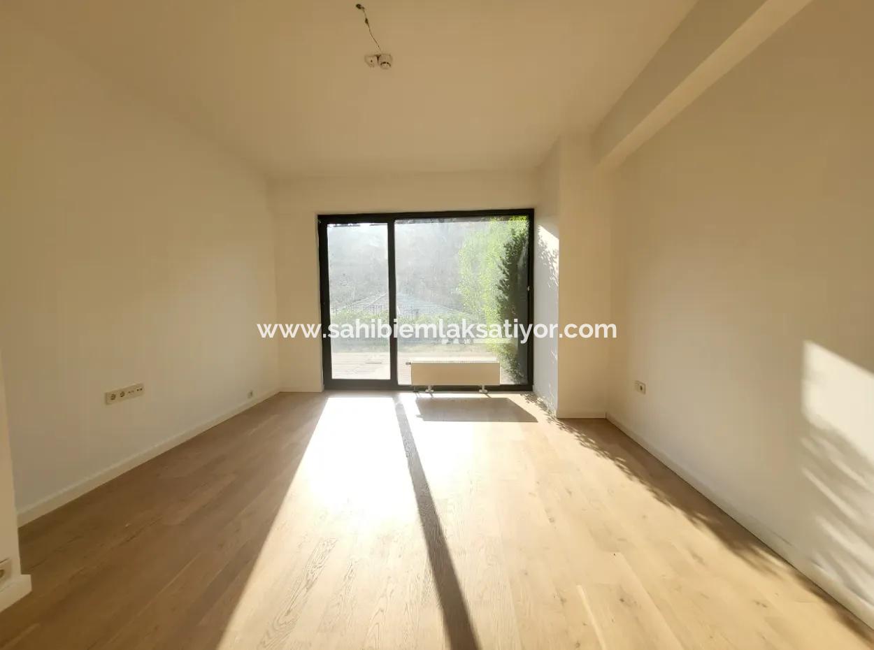Krediye Uygun Boş İncek Loft Satılık 2,5+1 Peyzaj Manzaralı Bahçe Katı Daire 2 Bahçeli