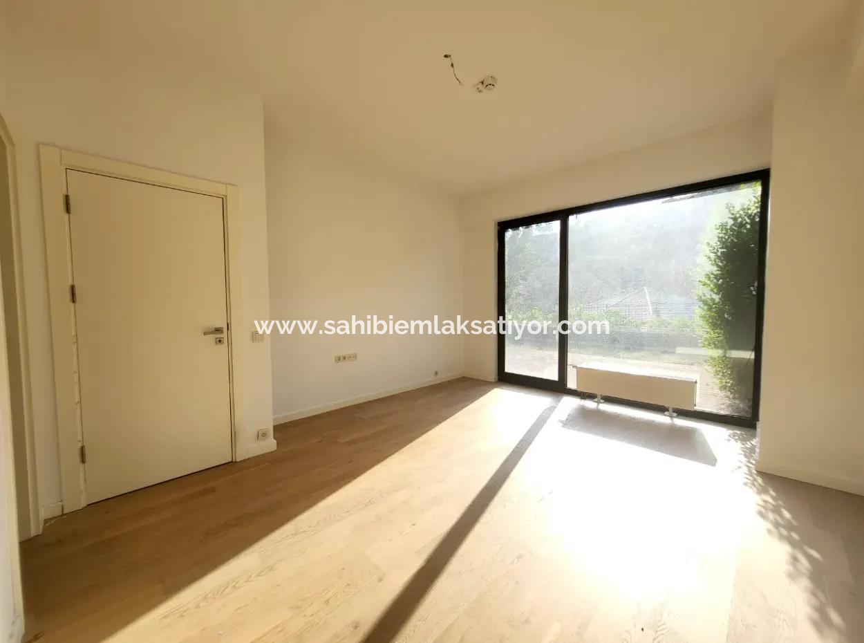 Krediye Uygun Boş İncek Loft Satılık 2,5+1 Peyzaj Manzaralı Bahçe Katı Daire 2 Bahçeli