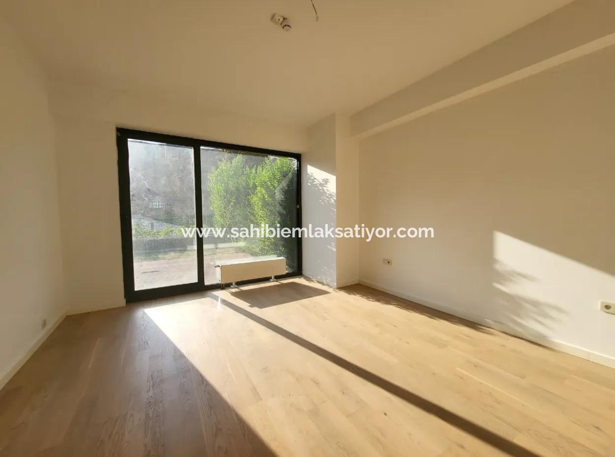 Krediye Uygun Boş İncek Loft Satılık 2,5+1 Peyzaj Manzaralı Bahçe Katı Daire 2 Bahçeli