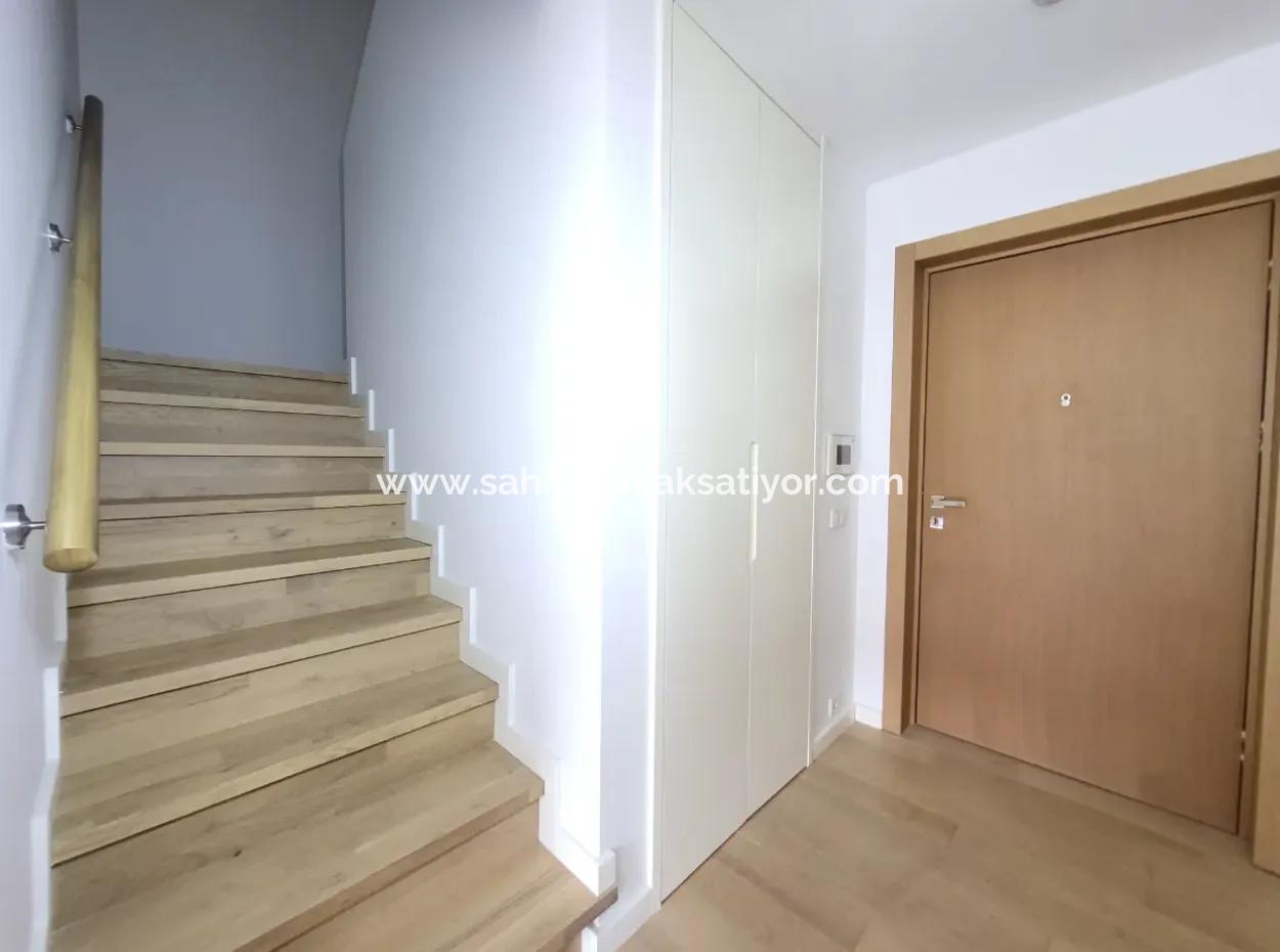 Kiracısız İncek Loft Satılık  2+1 Bahçe Dubleks Şehir Manzaralı Daire