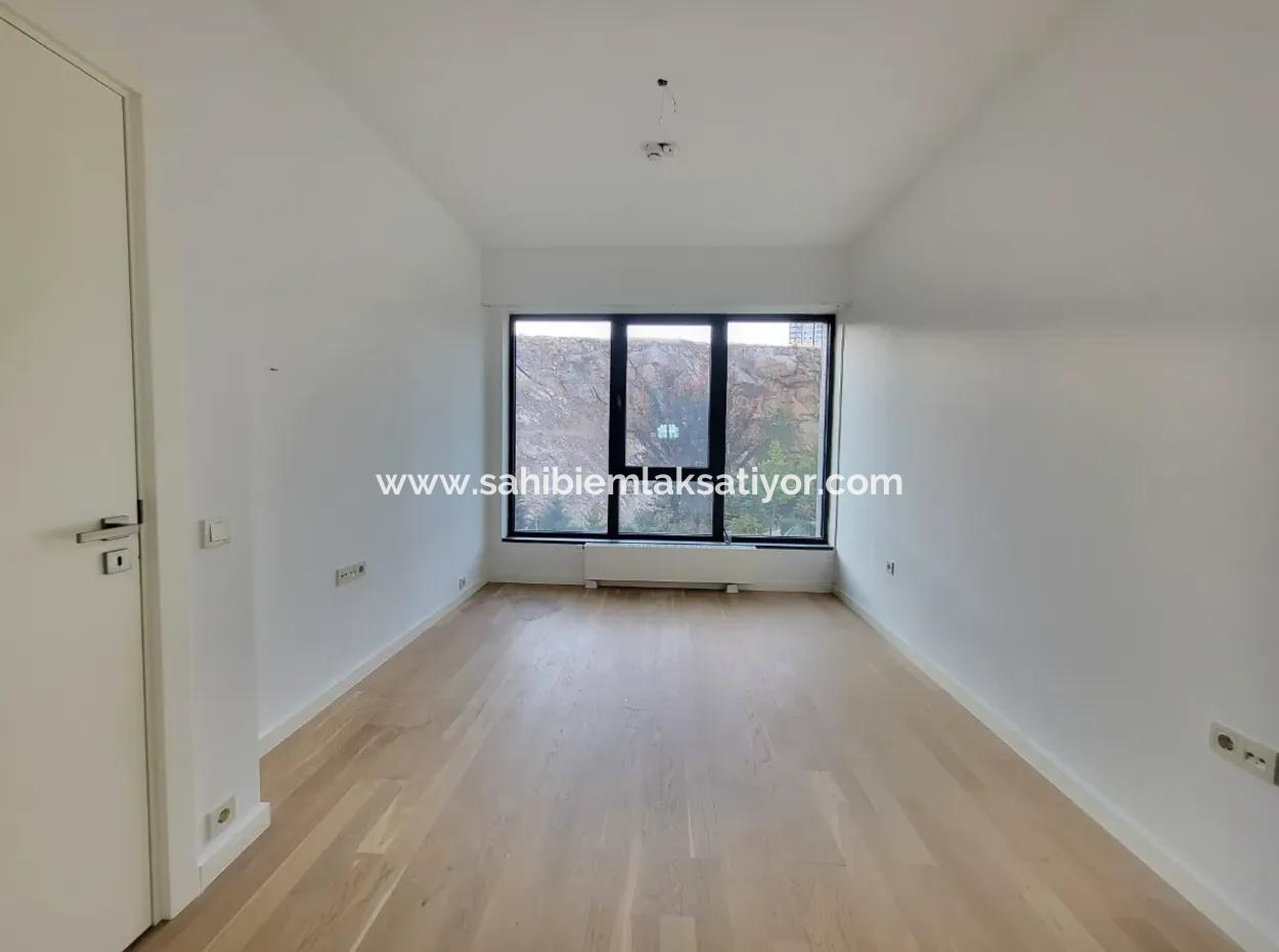Kiracısız İncek Loft Satılık  2+1 Bahçe Dubleks Şehir Manzaralı Daire