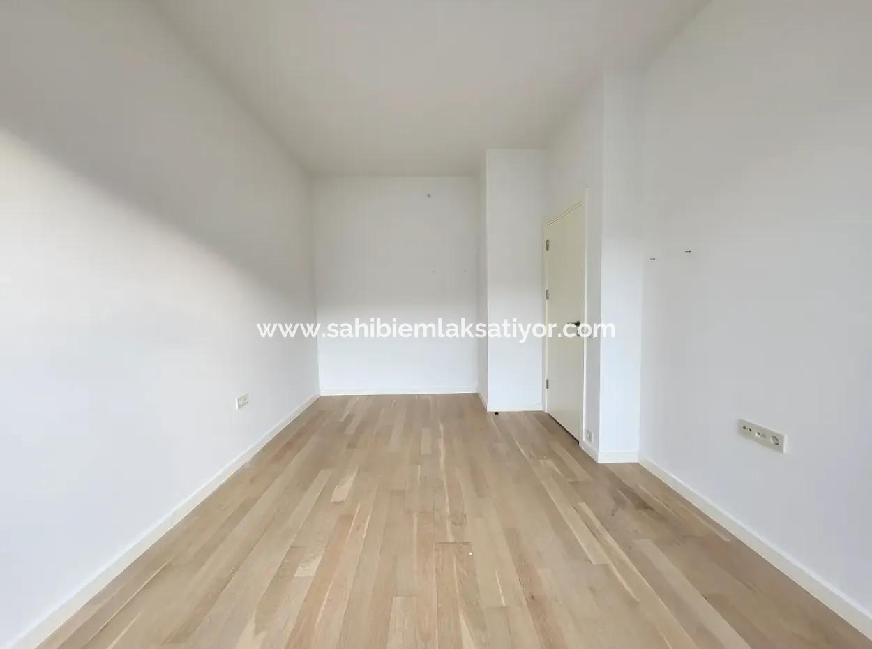Kiracısız İncek Loft Satılık  2+1 Bahçe Dubleks Şehir Manzaralı Daire