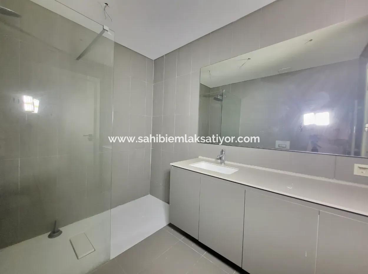 Kiracısız İncek Loft Satılık  2+1 Bahçe Dubleks Şehir Manzaralı Daire