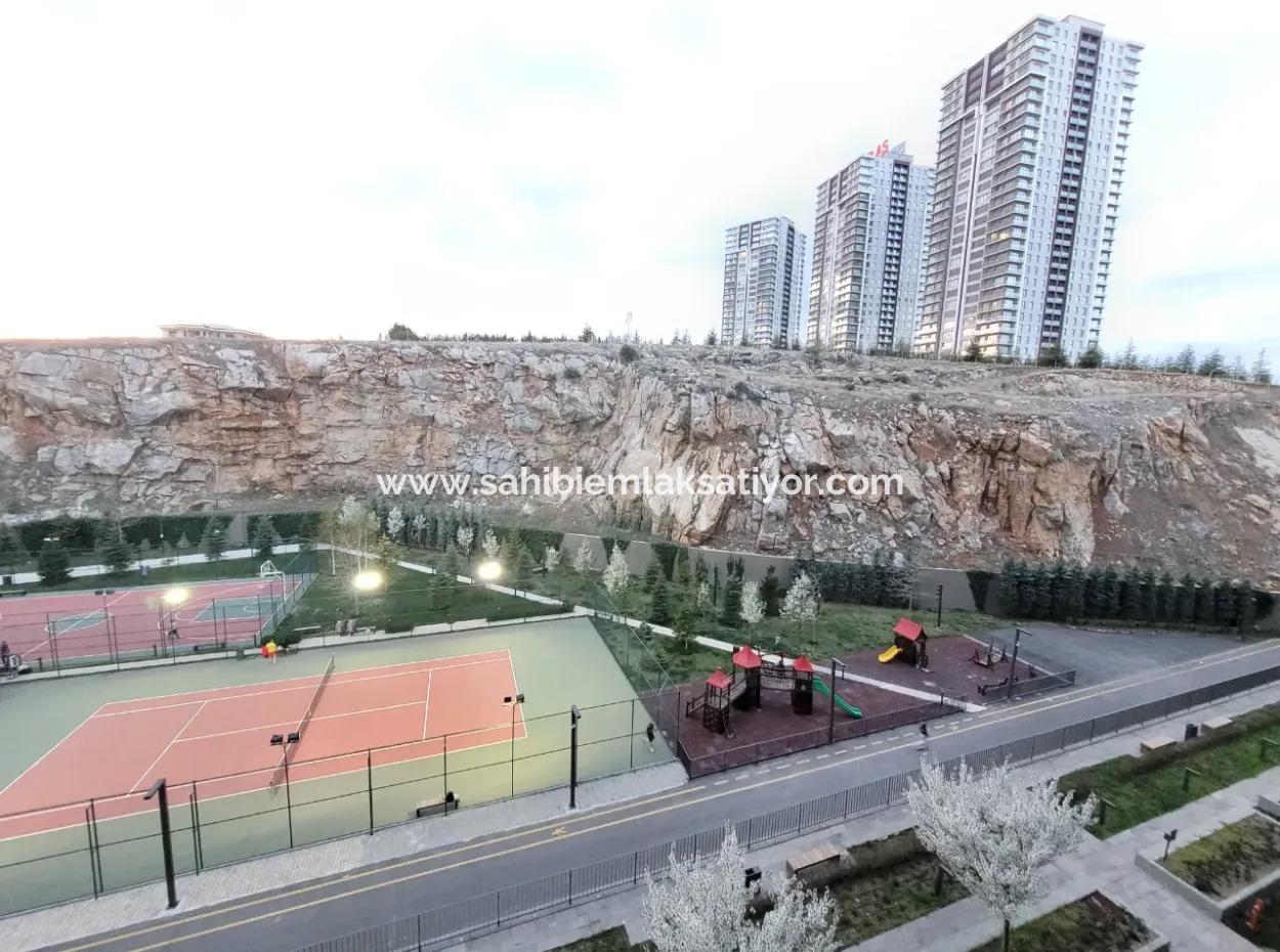 Kiracısız İncek Loft Satılık  2+1 Bahçe Dubleks Şehir Manzaralı Daire