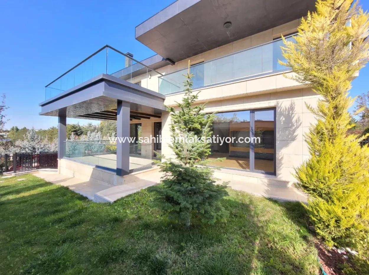 İncek 800 M²  Arsa Da Lüks Dubleks Villa 4+2  İncek Mahallesi Gölbaşı Ankara Türkiye