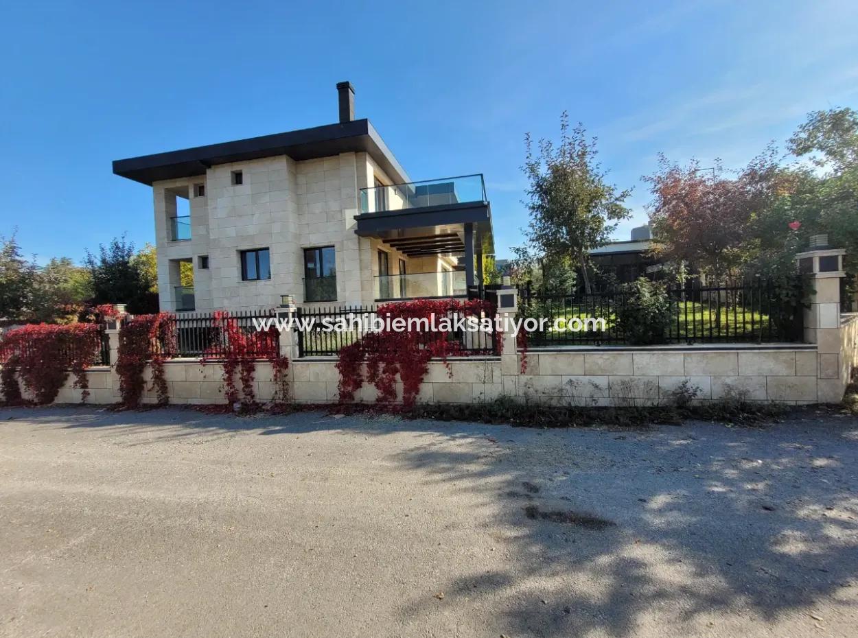 İncek 800 M²  Arsa Da Lüks Dubleks Villa 4+2  İncek Mahallesi Gölbaşı Ankara Türkiye
