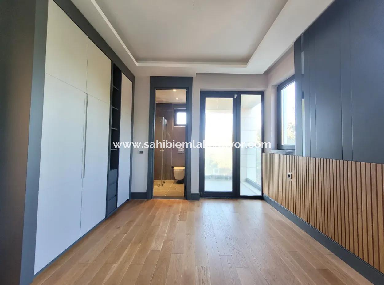 İncek 800 M²  Arsa Da Lüks Dubleks Villa 4+2  İncek Mahallesi Gölbaşı Ankara Türkiye