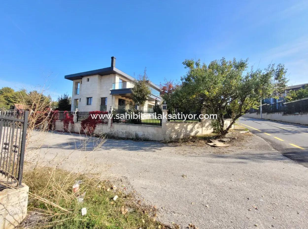 İncek 800 M²  Arsa Da Lüks Dubleks Villa 4+2  İncek Mahallesi Gölbaşı Ankara Türkiye