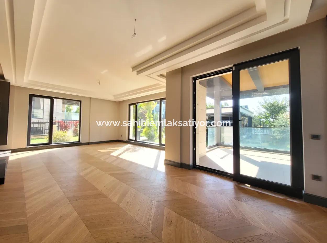 İncek 800 M²  Arsa Da Lüks Dubleks Villa 4+2  İncek Mahallesi Gölbaşı Ankara Türkiye